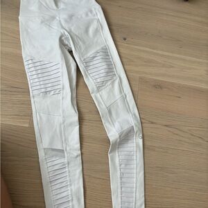 Alo white yoga leggings